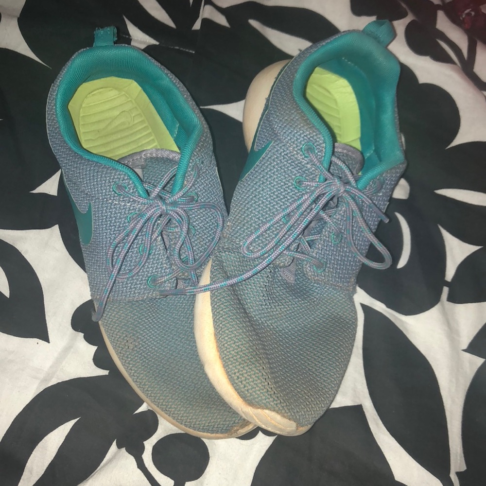 Nike Roche-Size 9